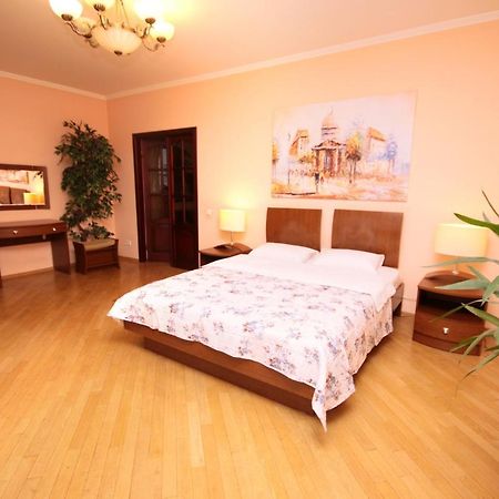 Inn Home Apartments - Livoberezhna Киев Екстериор снимка
