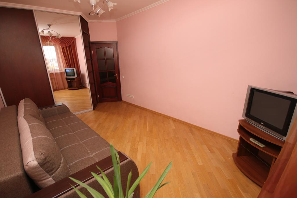 Inn Home Apartments - Livoberezhna Киев Екстериор снимка