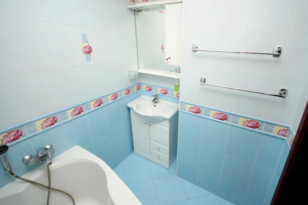 Inn Home Apartments - Livoberezhna Киев Екстериор снимка