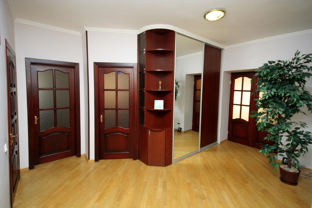 Inn Home Apartments - Livoberezhna Киев Екстериор снимка