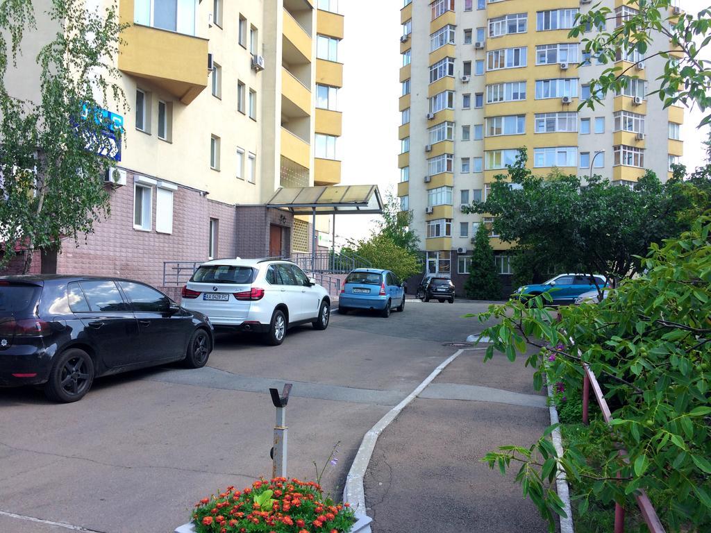 Inn Home Apartments - Livoberezhna Киев Екстериор снимка