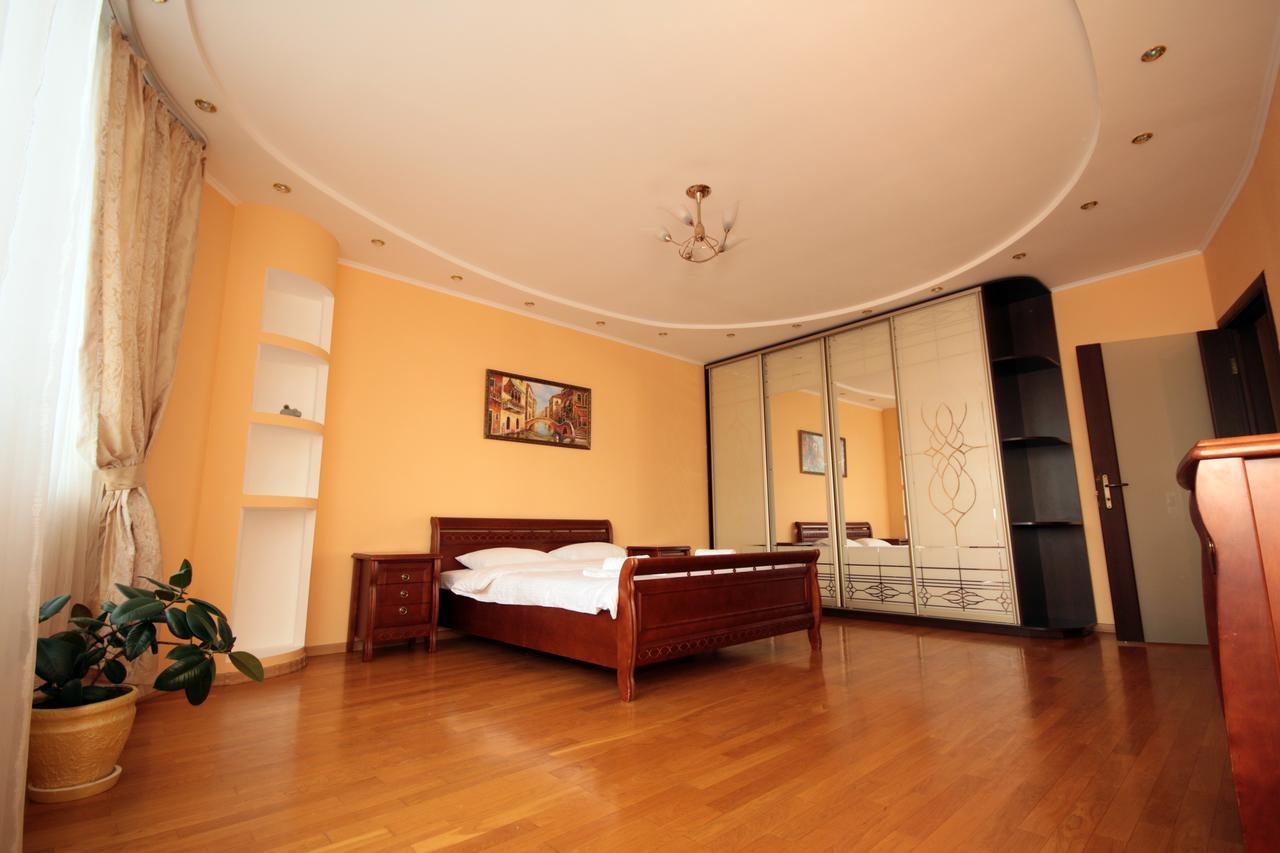 Inn Home Apartments - Livoberezhna Киев Екстериор снимка
